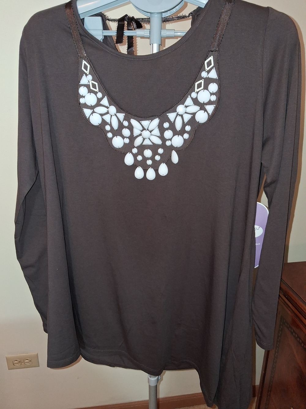 DG2 by Diane Gilman Chocolate Brown Long Sleeve Top with White Appliqué Necklace